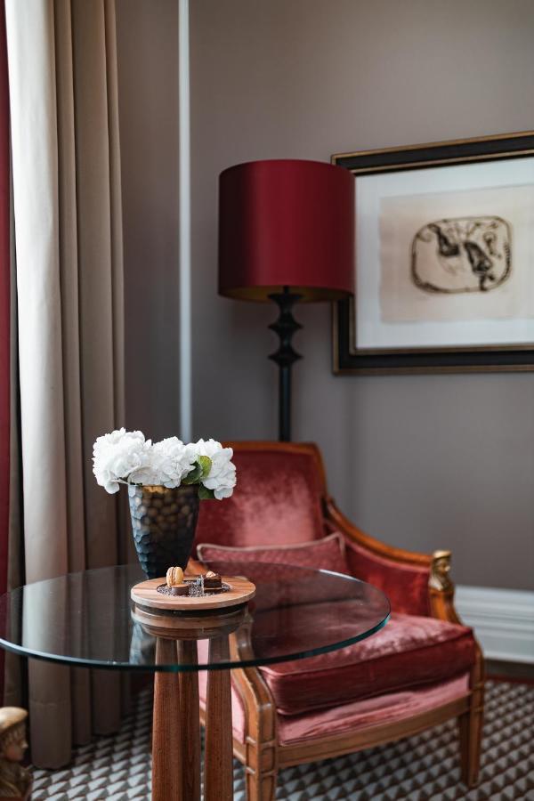 Althoff Grandhotel Schloss Bensberg Bergisch Gladbach Exterior foto A room at the hotel