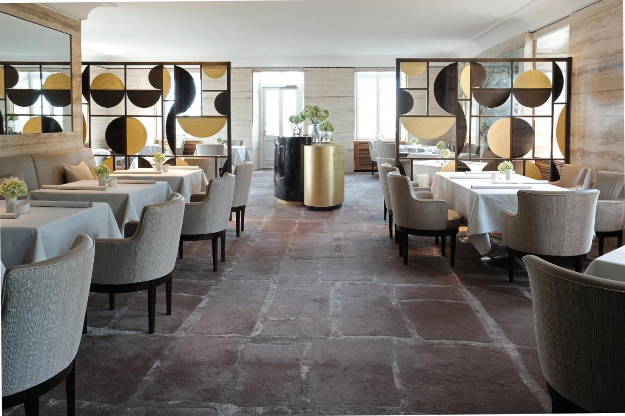 Althoff Grandhotel Schloss Bensberg Bergisch Gladbach Exterior foto The interior of the restaurant